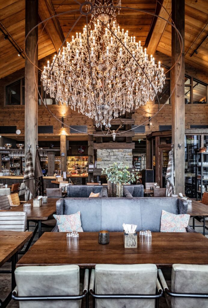 In 2020, Skigaarden was for the third year in a row, awarded with the ‘Best Champagne List’ in Norway by the Norwegian Sommelier Association and the magazine/newspaper Kapital. Our wine-list was also awarded “Best of Award of Excellence” by Wine Spectator. We are proud that our efforts over the past years have been recognized.'