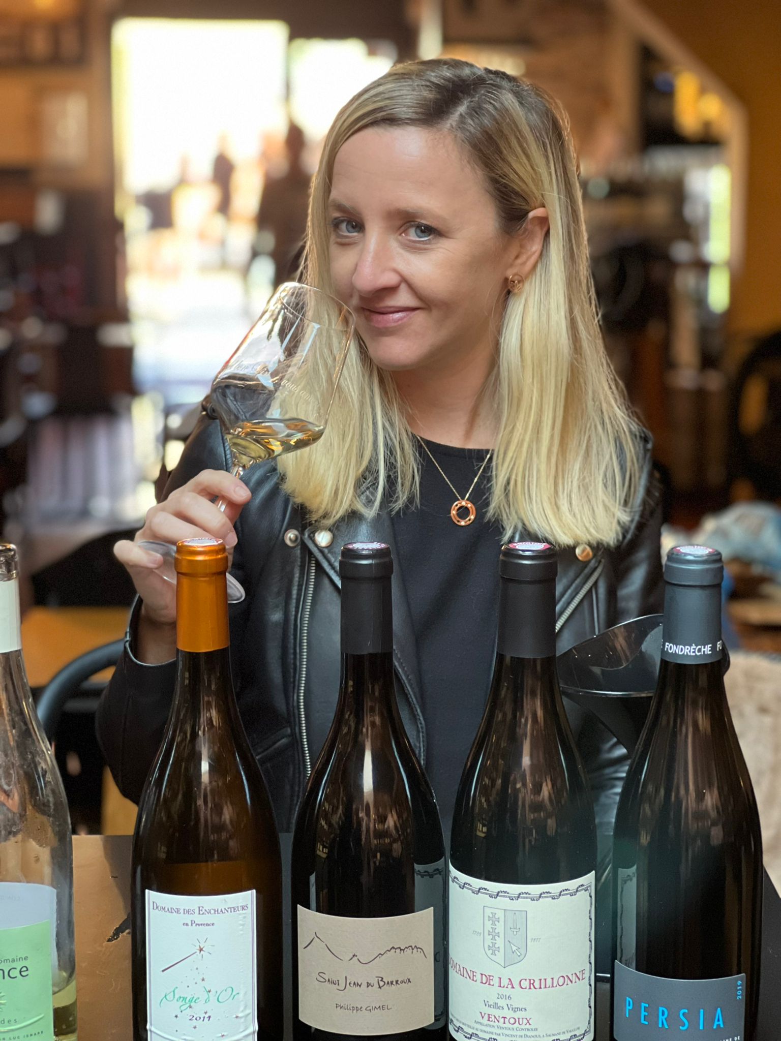 5 bottles & 5 questions Émelie Fichter [fra] - Champagne Club Site